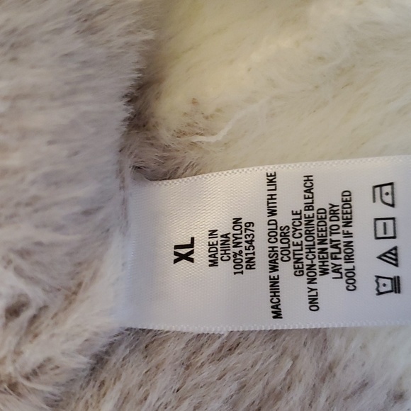 Aeropostale Sleeveless Cropped Sweater Vest | XL - Picture 6 of 9